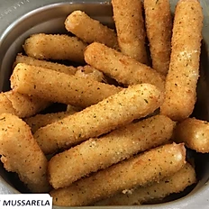 Palito de queijo coalho à milanesa
